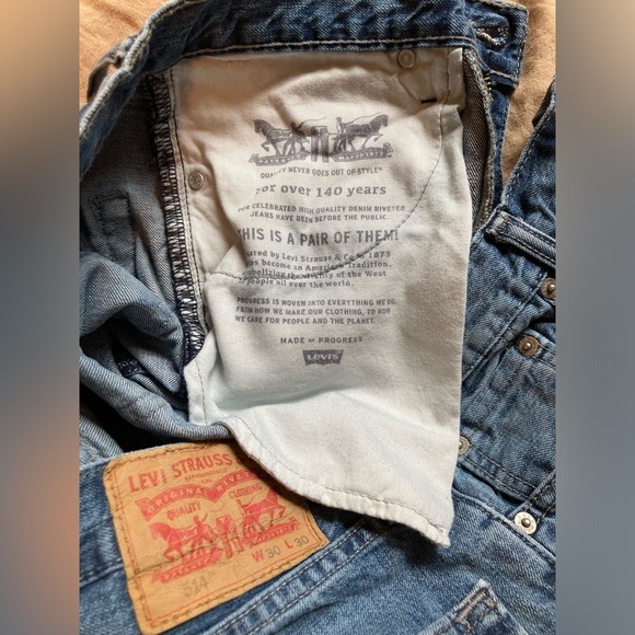 Levi’s 514 30x30 Medium Wash Excellent condition - Picture 4 of 4